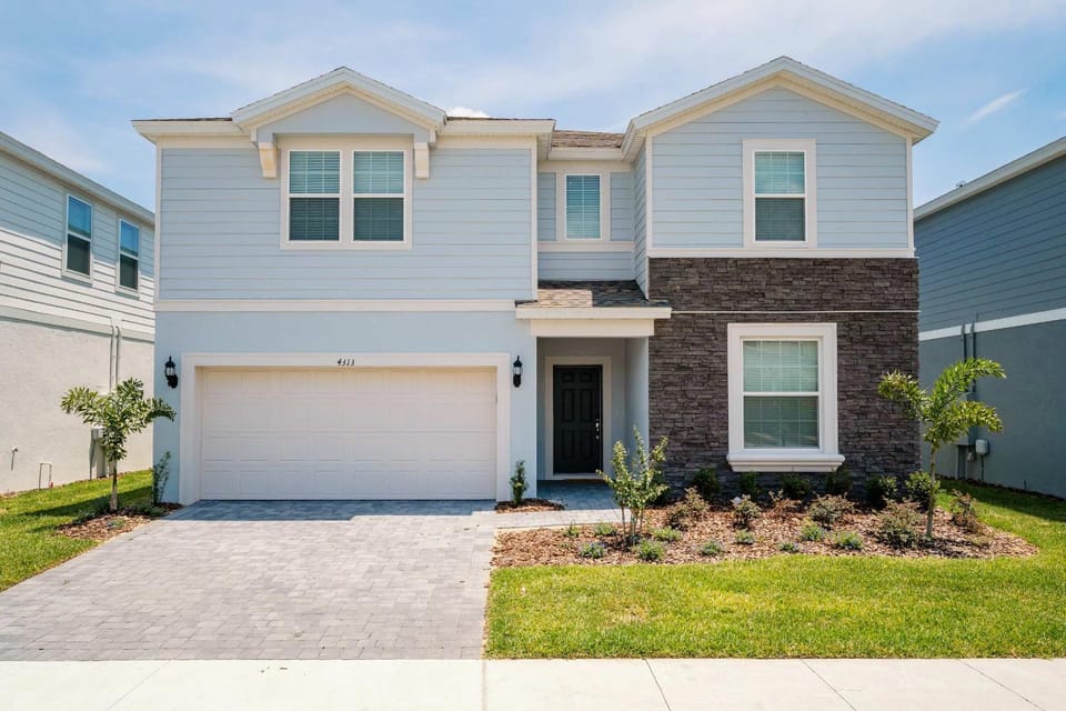 Luxurious New 9BR Villa w Game Room Theater Pool Villa in Four Corners