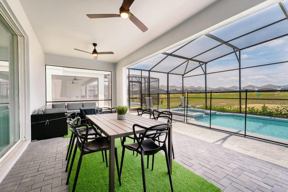 Luxurious New 9BR Villa w Game Room Theater Pool Villa in Four Corners