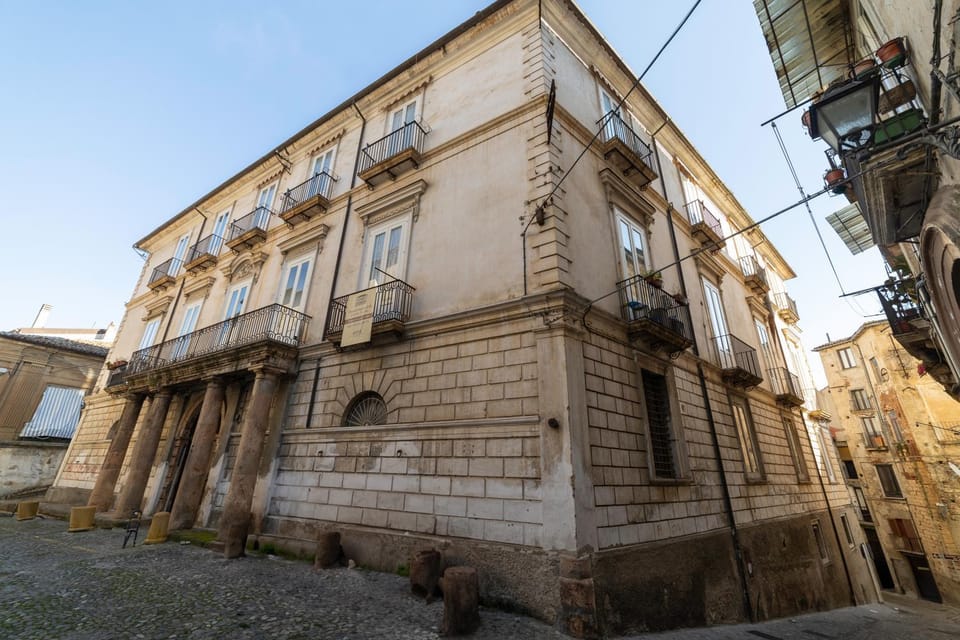 Dimora Storica Giostra Vecchia - Palazzo Grisolia 1809 Bed and Breakfast in Cosenza