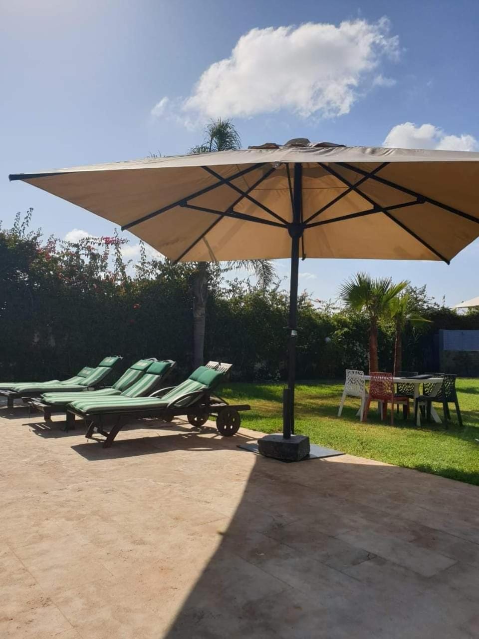 Garden, sunbed