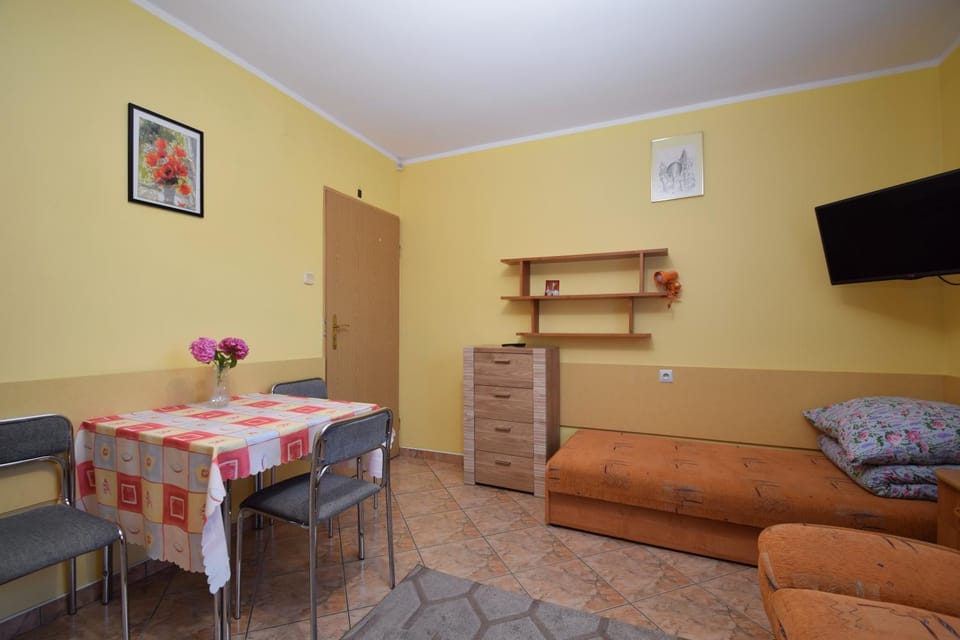 TV and multimedia, Photo of the whole room, Seating area