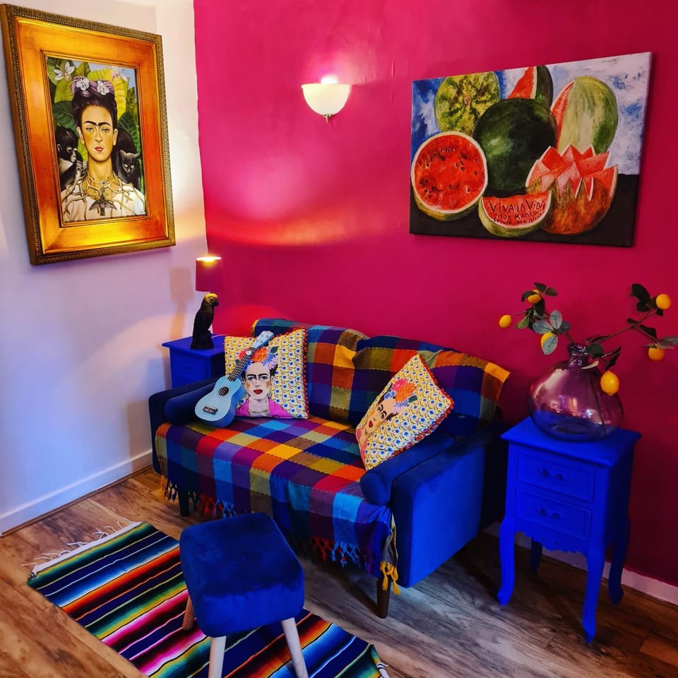 Living room, Decorative detail, Seating area