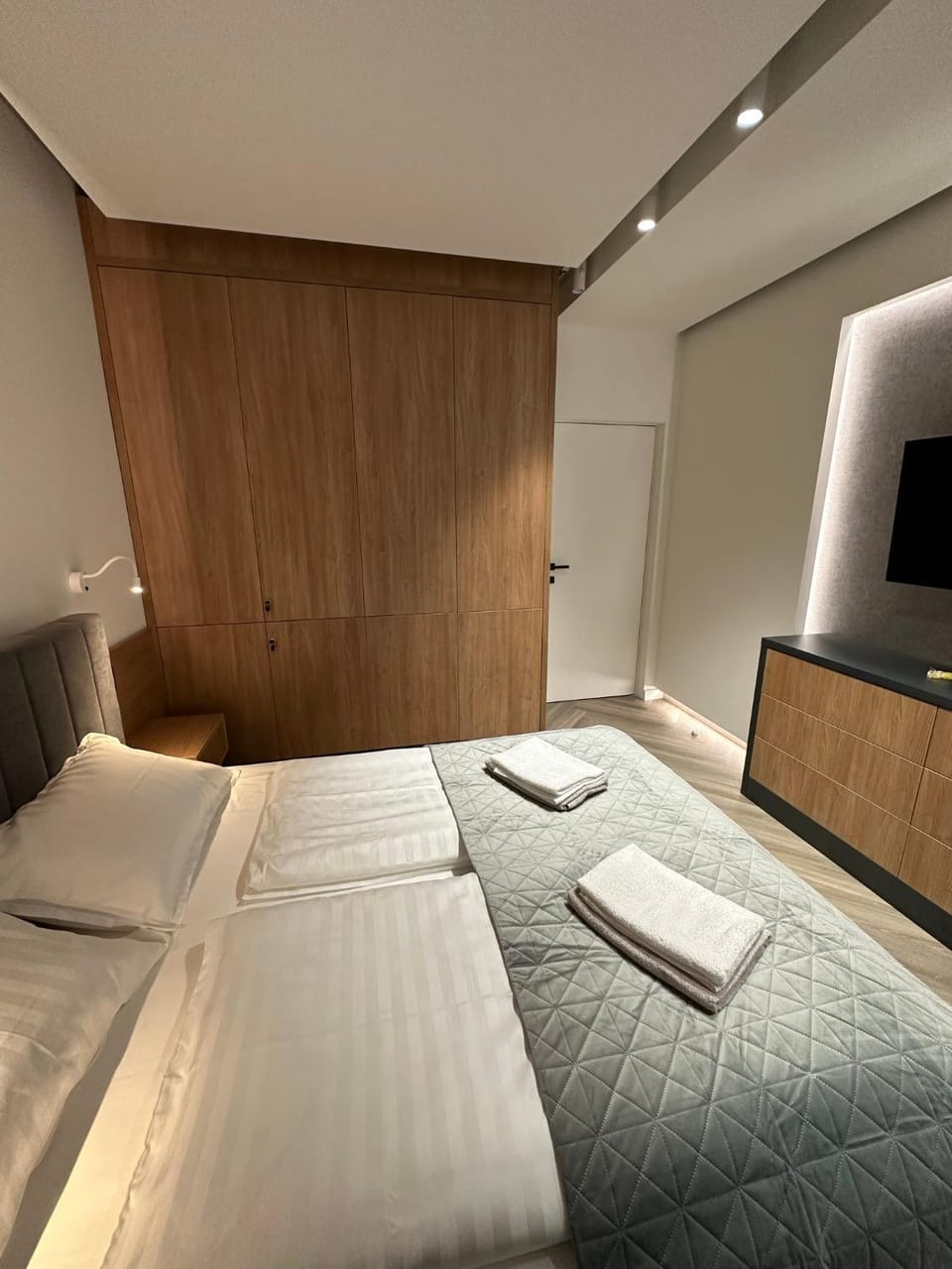 Luxury by The Lake Ap 28 Apartment in Sibiu