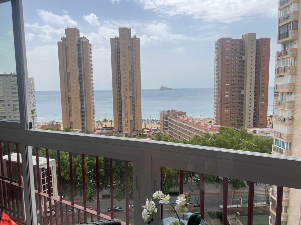 BENILOVE en playa VUE MER Panoramique Apartment in Benidorm