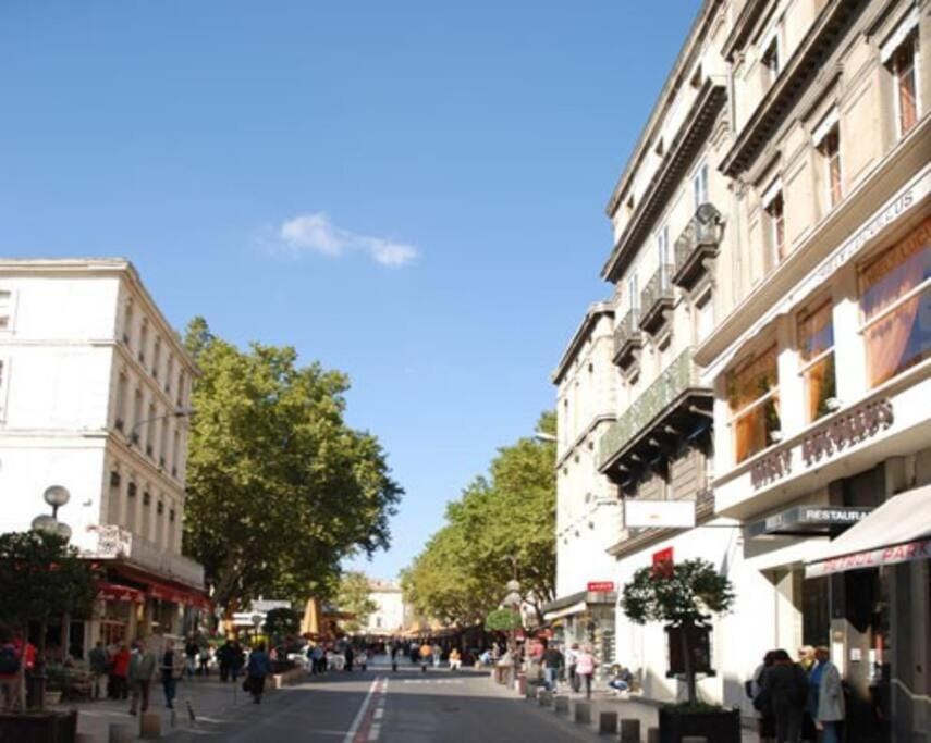 Property building, Neighbourhood, Street view, Location