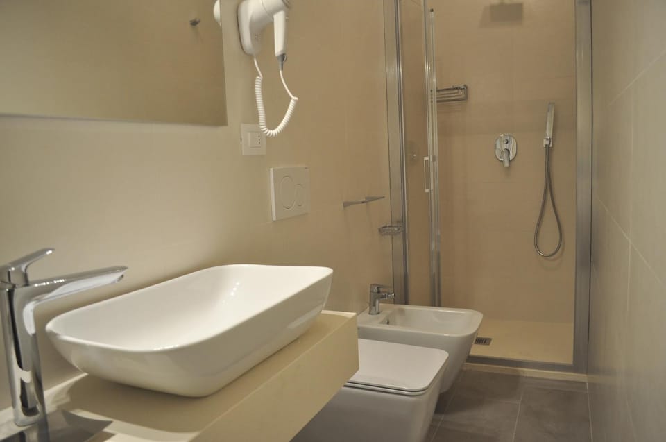 Bathroom, Photo of the whole room