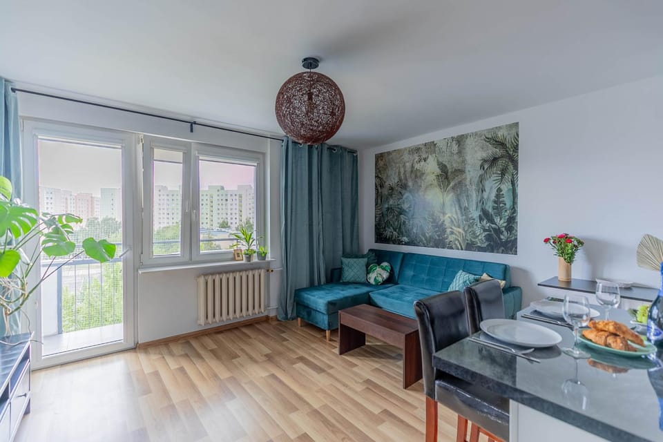 Living room, Seating area, Dining area, Food