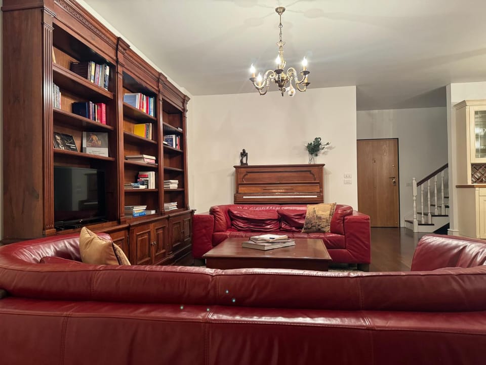 Library, Living room, Seating area