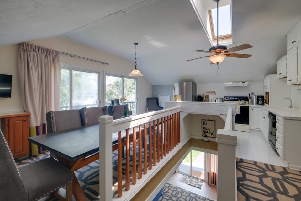 Charming Accokeek Retreat w/ Private Fishing Pier House in Prince Georges County
