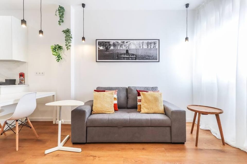 Vita Portucale ! Bright Campo Ourique w/ Terrace Apartment in Lisbon