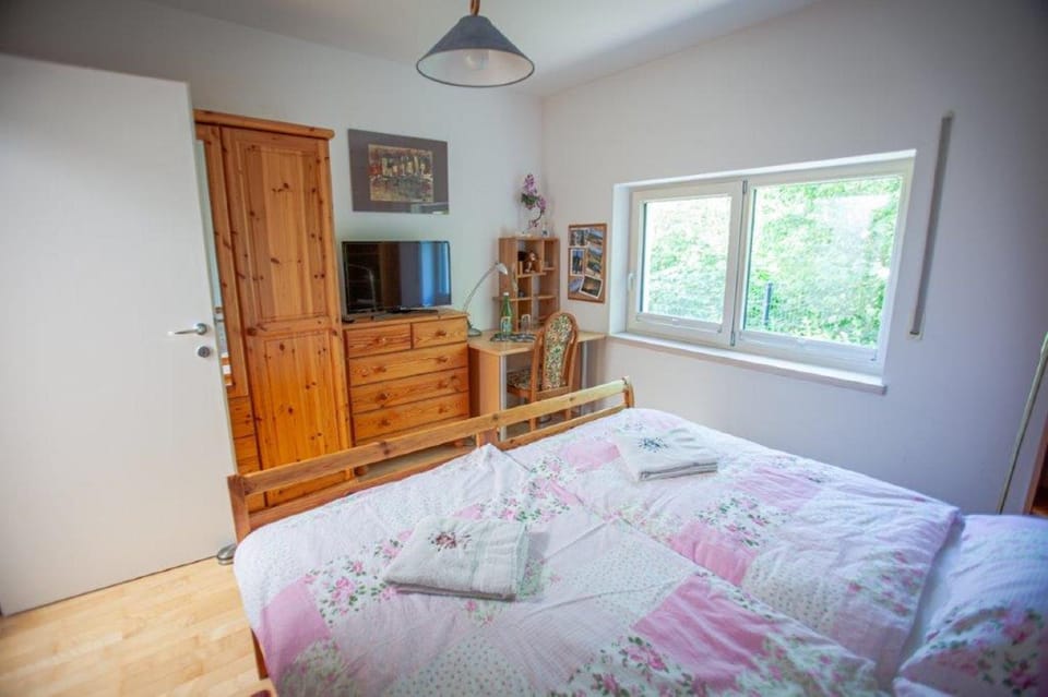 Bed, Photo of the whole room, Bedroom, wardrobe