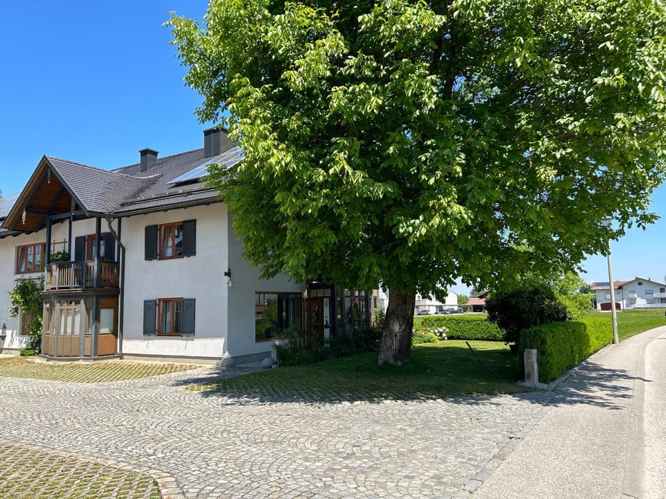 Property building, Day, Street view