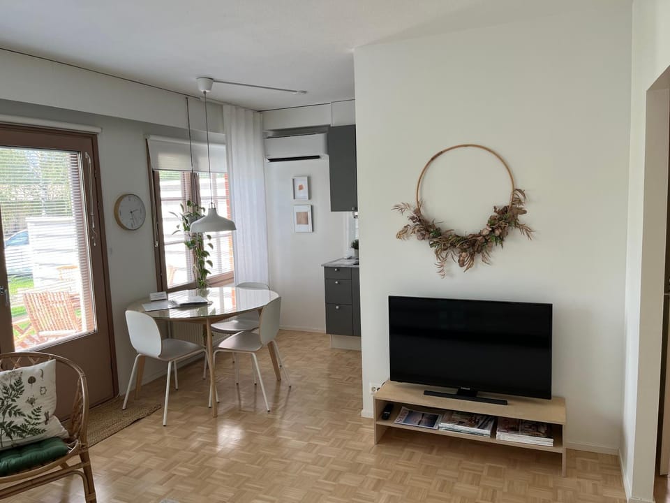Communal lounge/ TV room, TV and multimedia