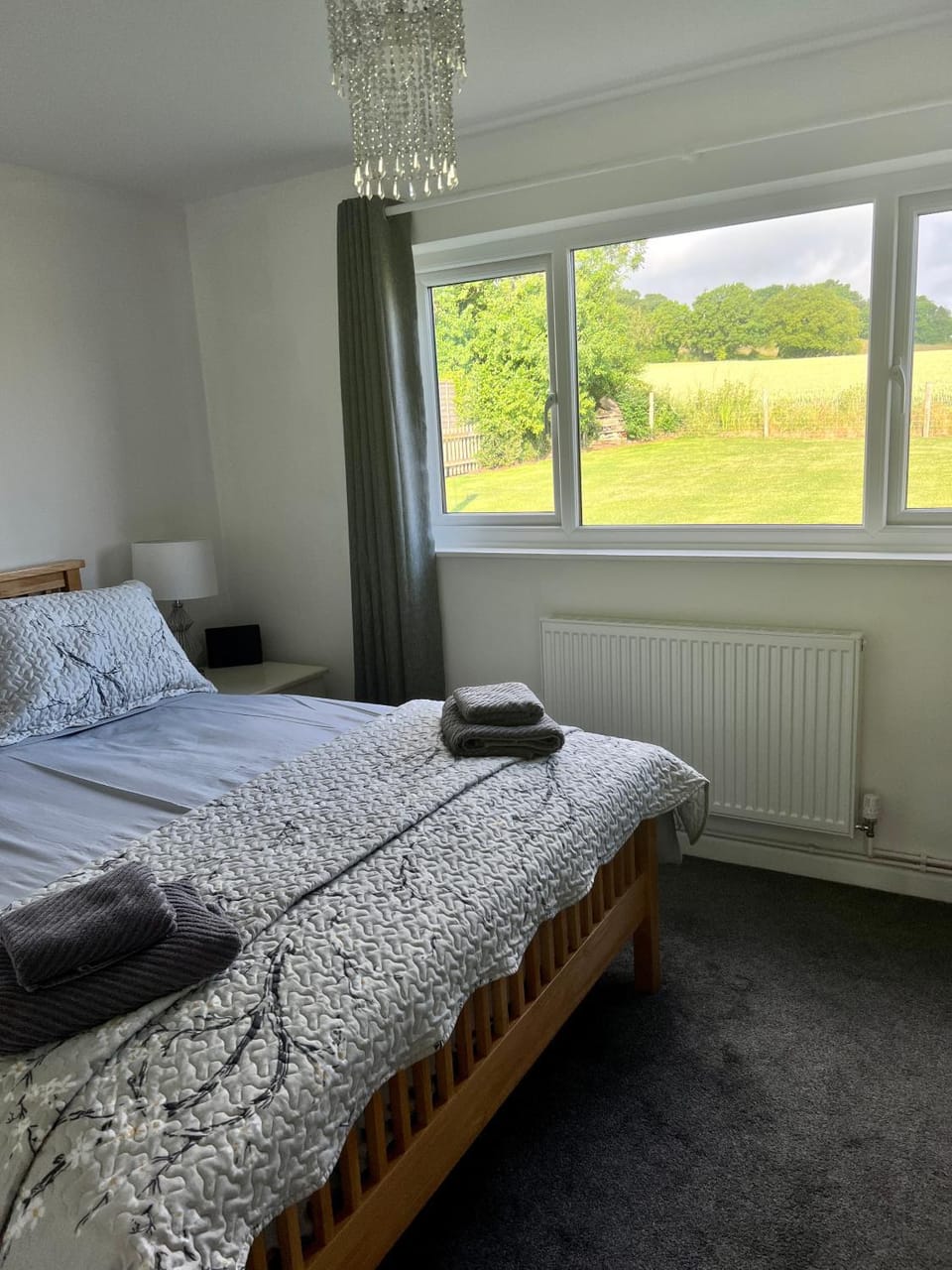 Cosy bungalow with views, walks, garden & parking. House in Malvern Hills District