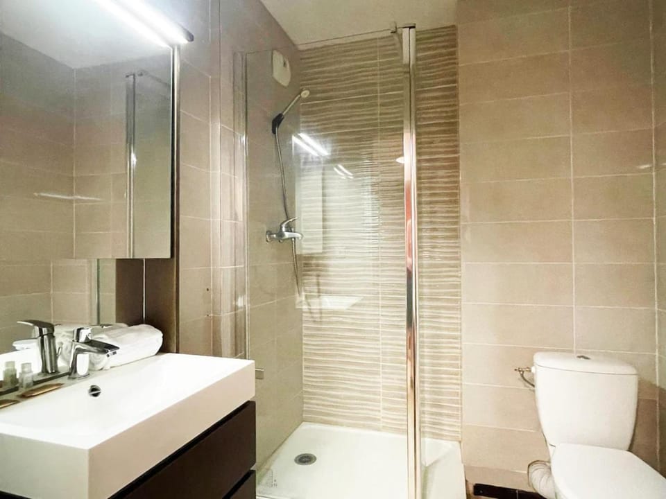 Shower, Toilet, Bathroom