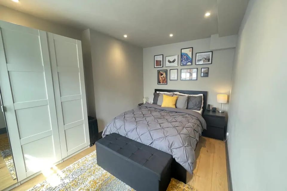 Contemporary 1BD Flat wGarden - Whitechapel Apartment in London Borough of Hackney