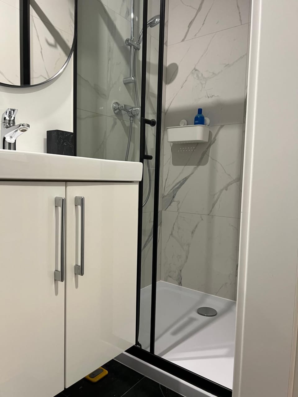 Shower, Bathroom, hair dryier, towels, towels