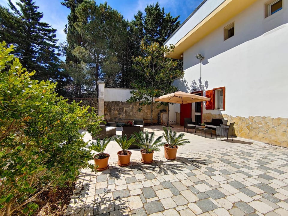 Patio, Garden, Garden, Balcony/Terrace