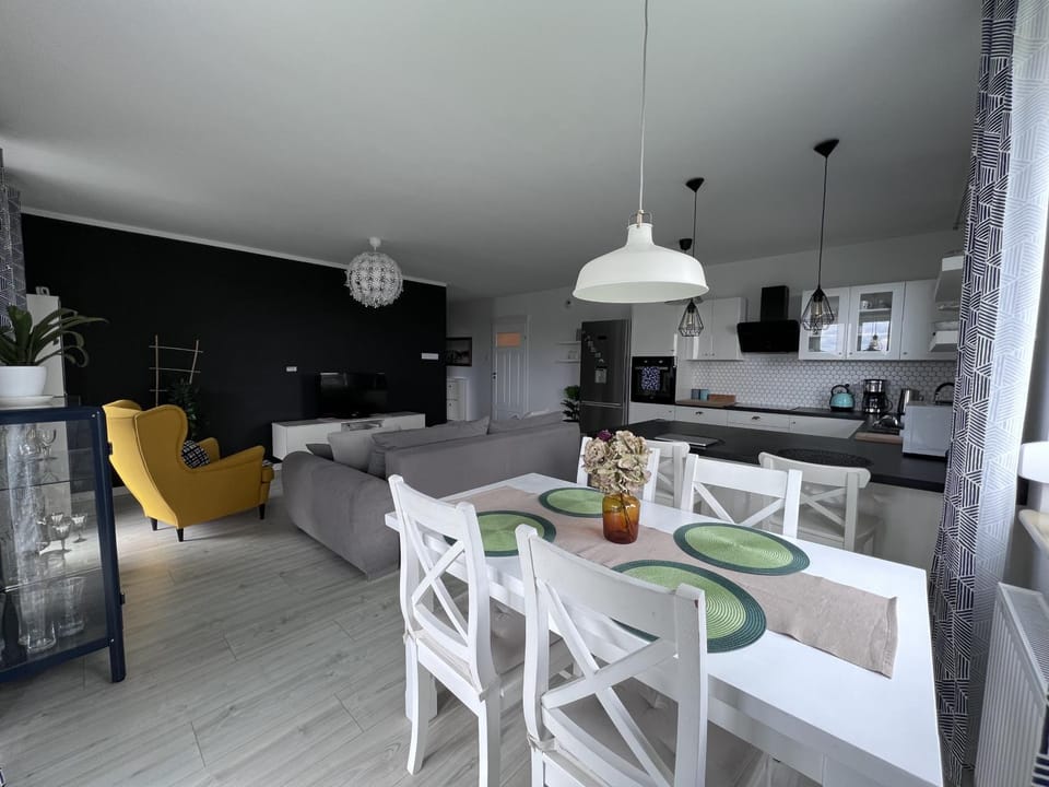 Apartament z tarasem na Osiedlu Rakownica Apartment in Lower Silesian Voivodeship