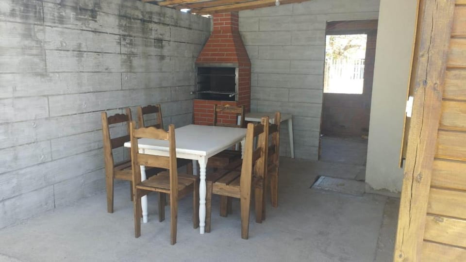 Casa com Piscina Tv e Wi-fi, pertinho do Mar House in State of Paraná