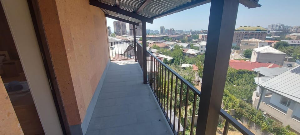 View (from property/room), Balcony/Terrace, City view, Street view