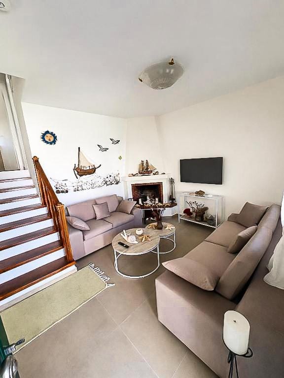 TV and multimedia, Living room, Seating area