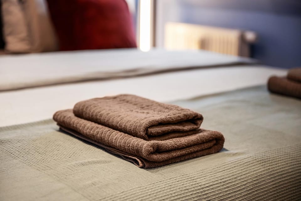 Bed, Photo of the whole room, Bedroom, towels