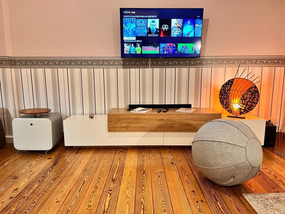 TV and multimedia, Living room