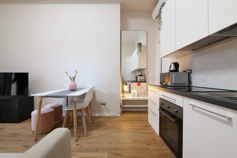 Kitchen or kitchenette, Living room, Seating area, Dining area, oven, stove