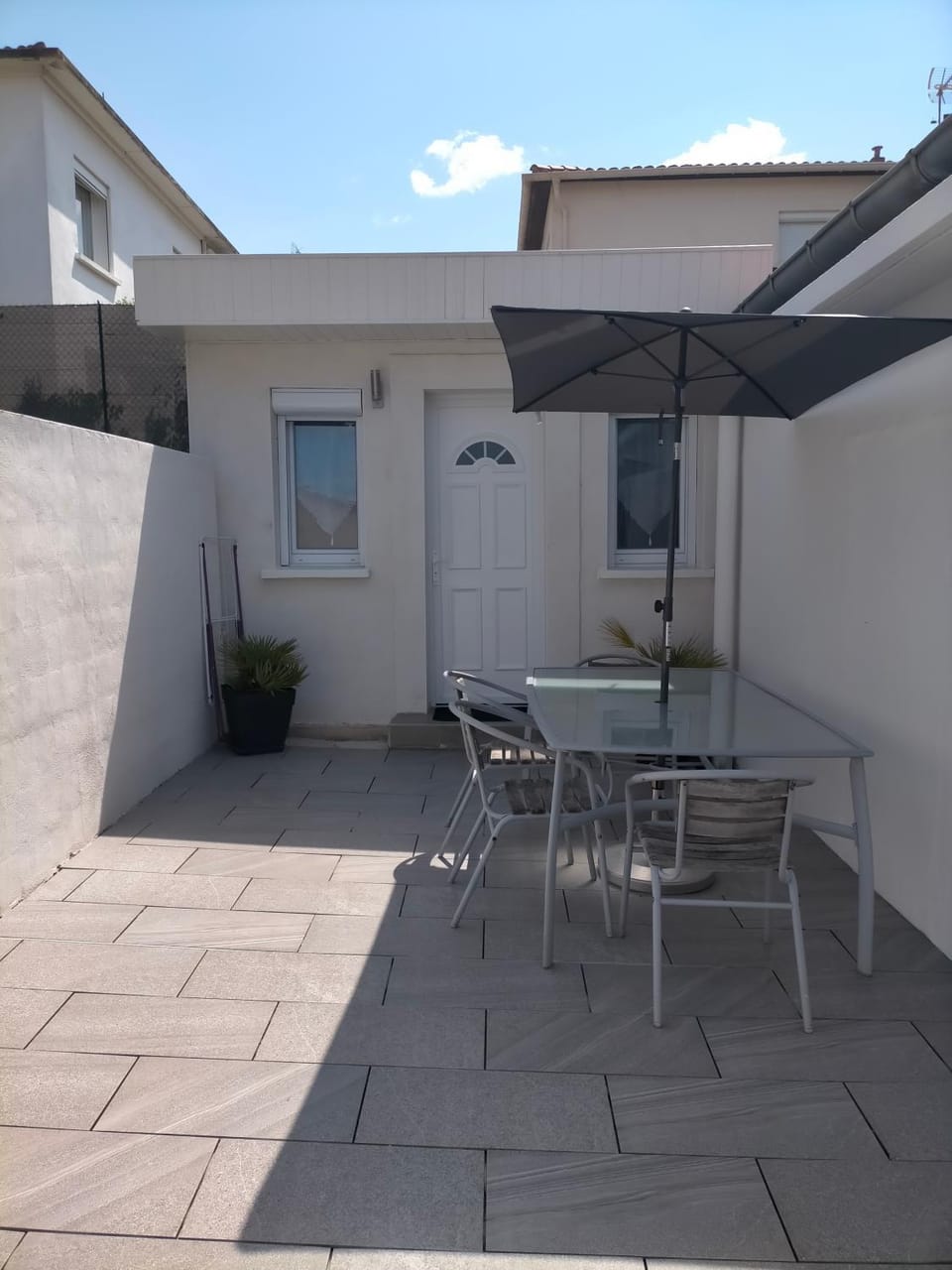 Beau studio indépendant à15mn de la plage, proche de toute commodité Apartment in Béziers