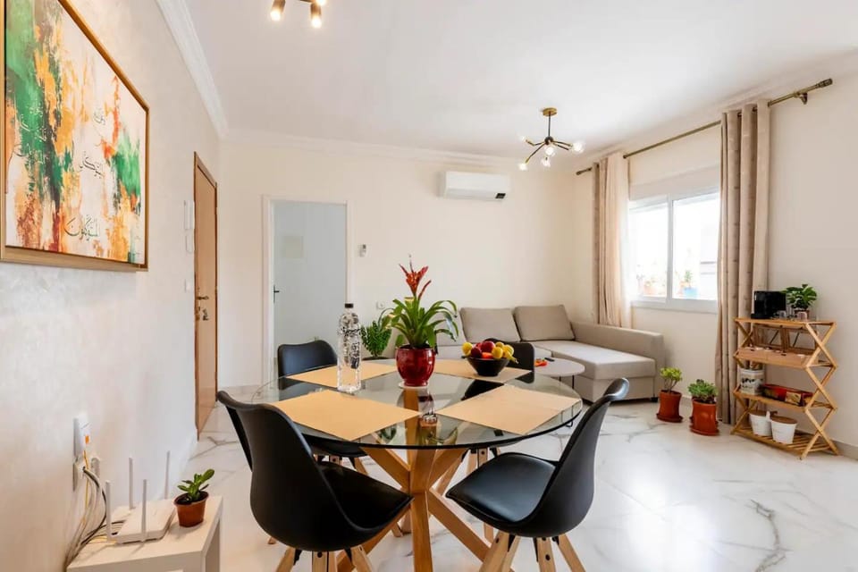 Bed, Living room, Photo of the whole room, Seating area, Dining area, Bedroom, air conditioner