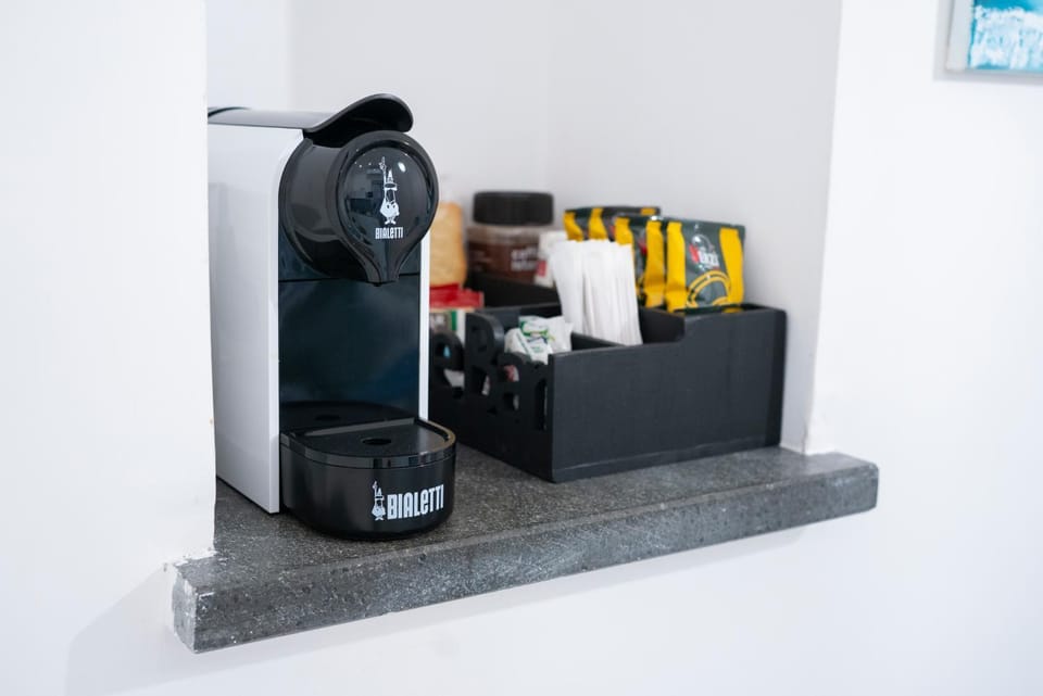 Coffee/tea facilities, Breakfast, Drinks, kitchen, kitchen