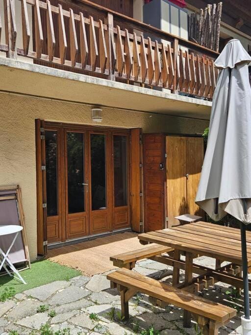 Studio à 100 mètres du départ des pistes de ski Apartment in Saint-Chaffrey