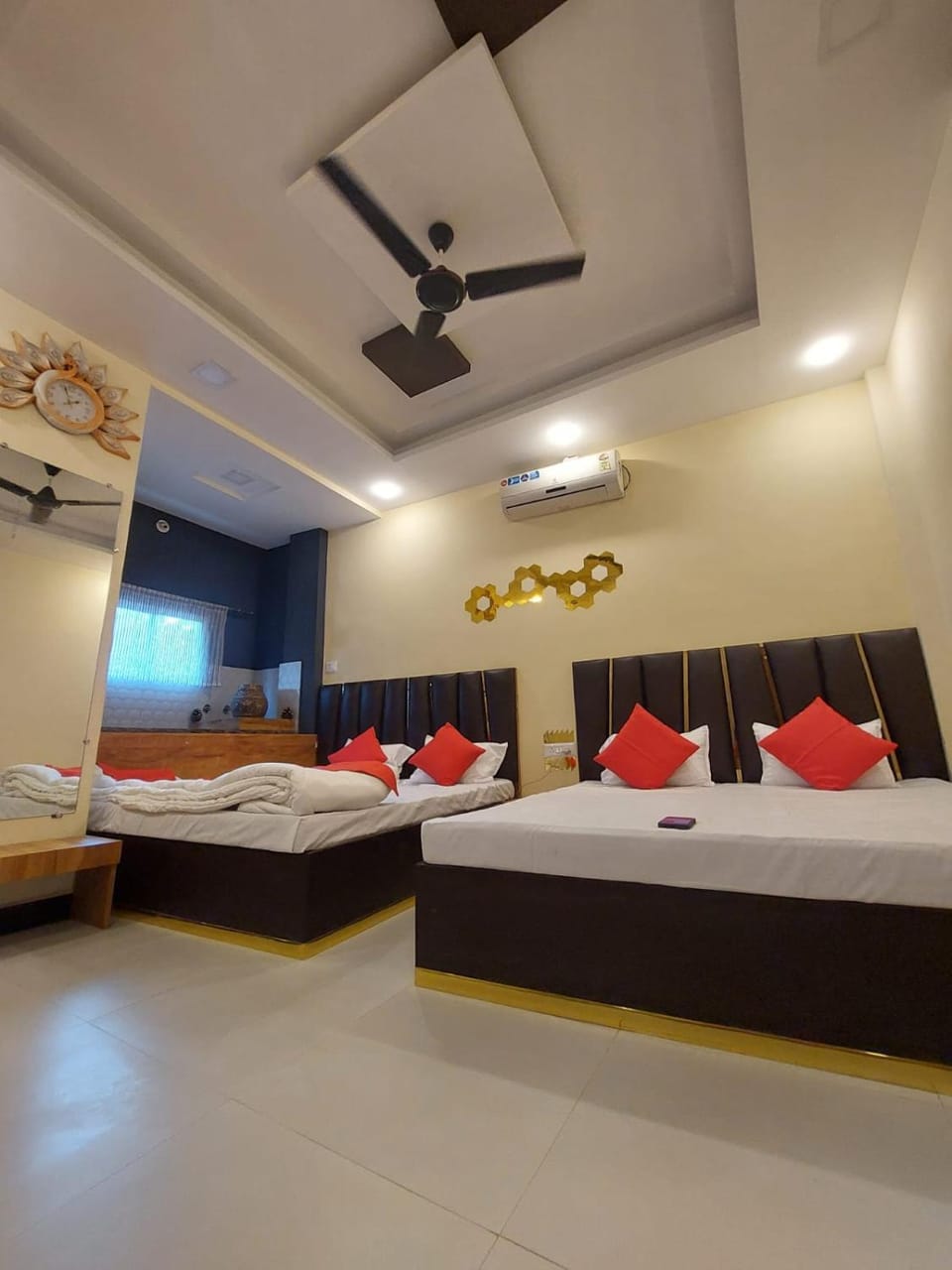 Bed, Photo of the whole room, air conditioner