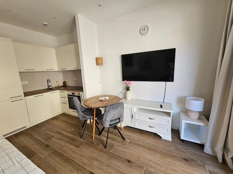 TV and multimedia, Kitchen or kitchenette