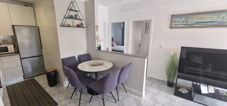 Communal lounge/ TV room, Kitchen or kitchenette, Dining area, minibar