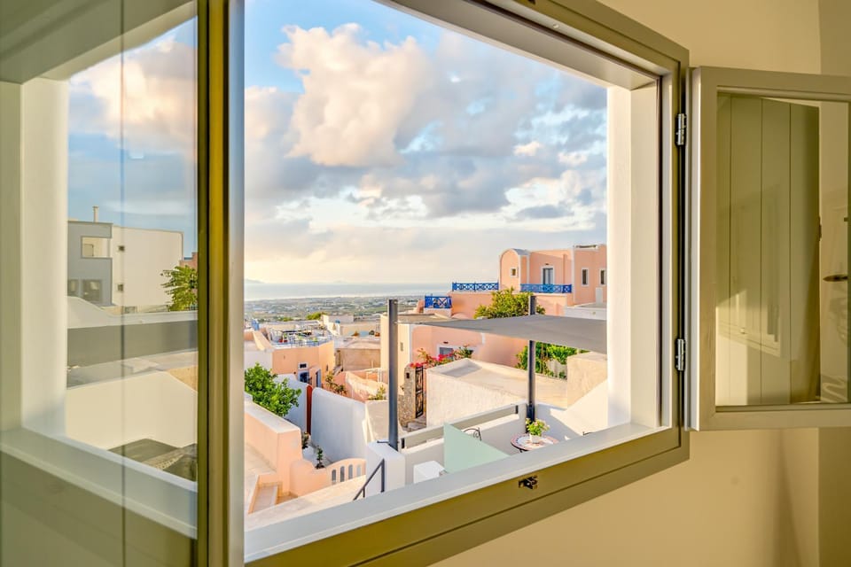 View (from property/room), City view, Landmark view, Sea view