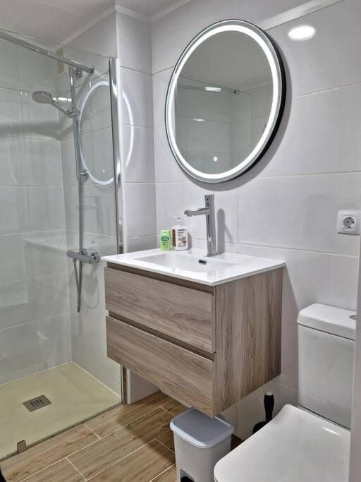 Shower, Toilet, Bathroom