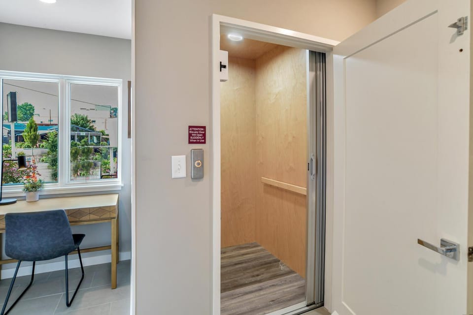 Marvelous South Slope Townhome With Rooftop Terrace Unit 92 House in Asheville