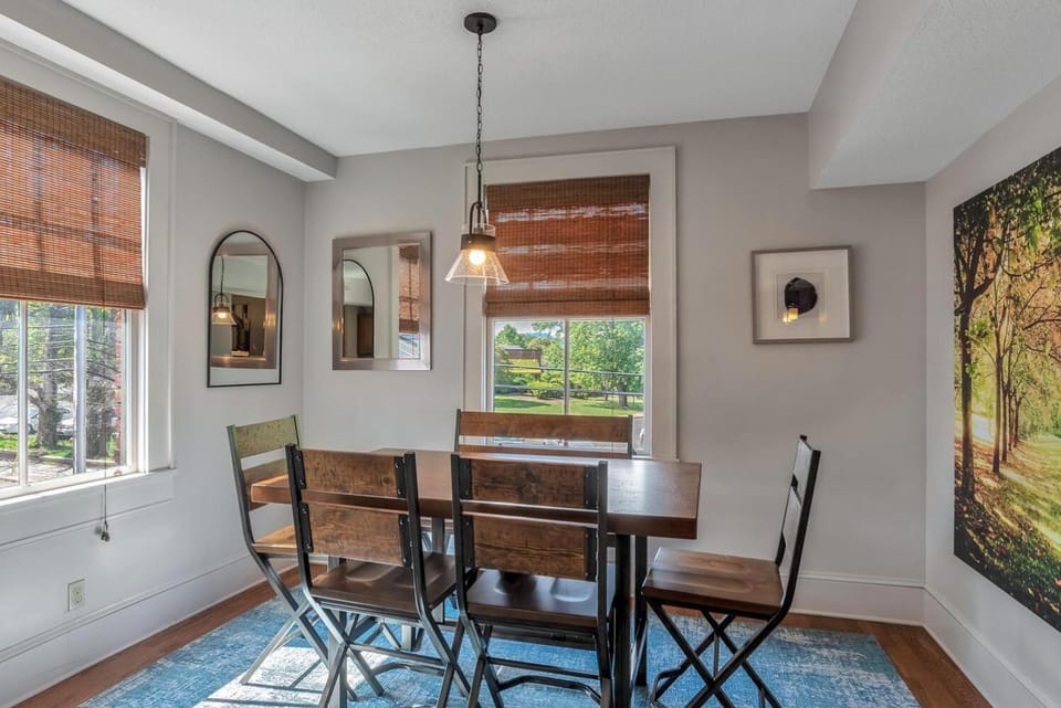 Historic King James 201 House in Asheville