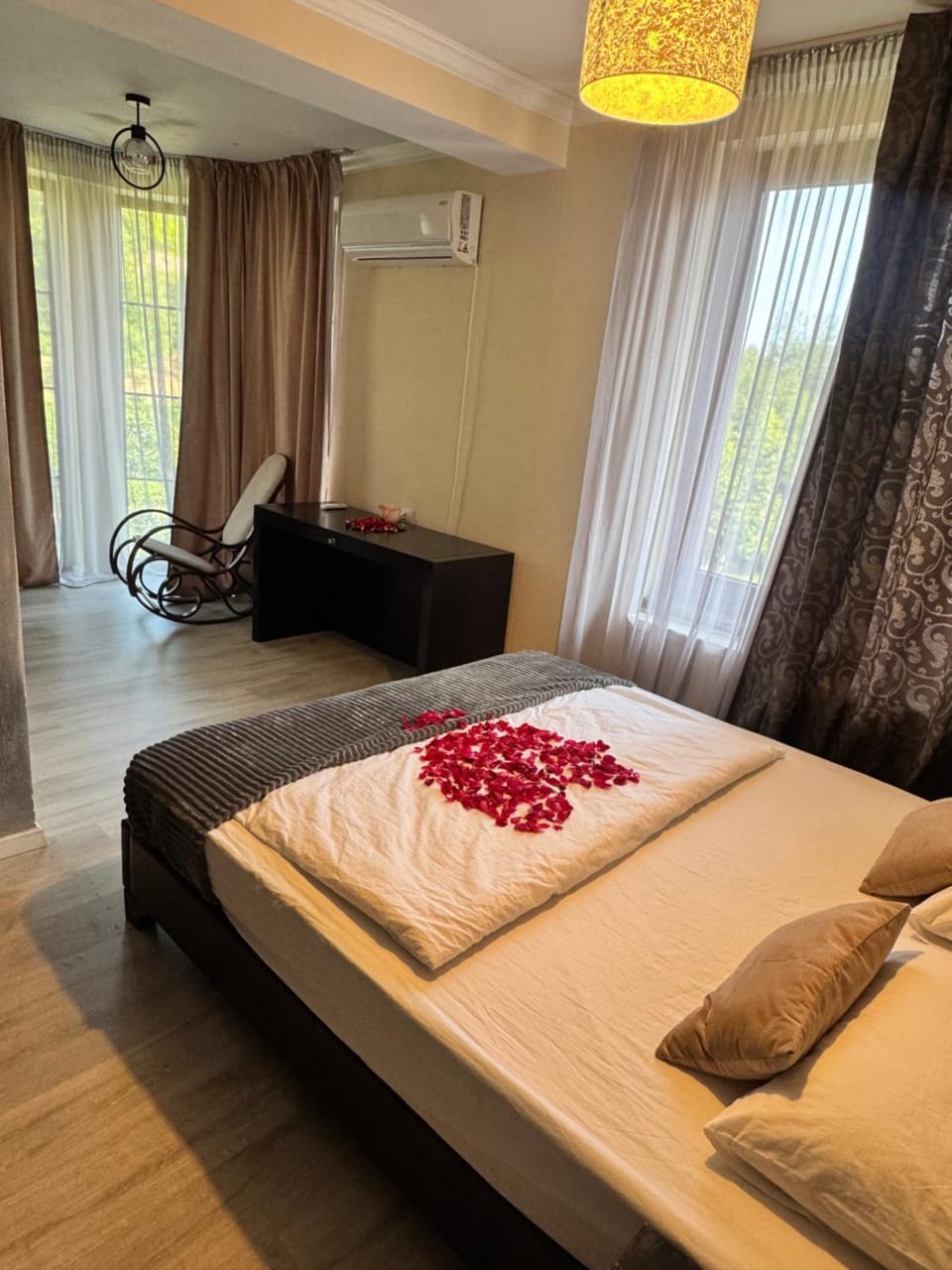Pensiunea Sun Victor Bed and Breakfast in Romania