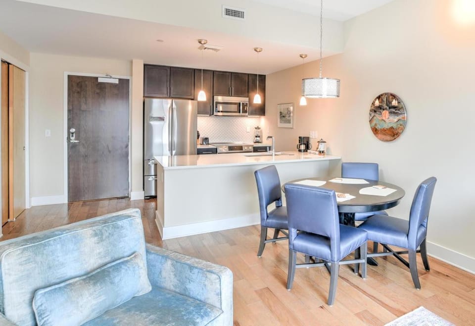 Stylish Downtown Asheville Condo | Balcony · King Bed · Walk to Everything House in Asheville