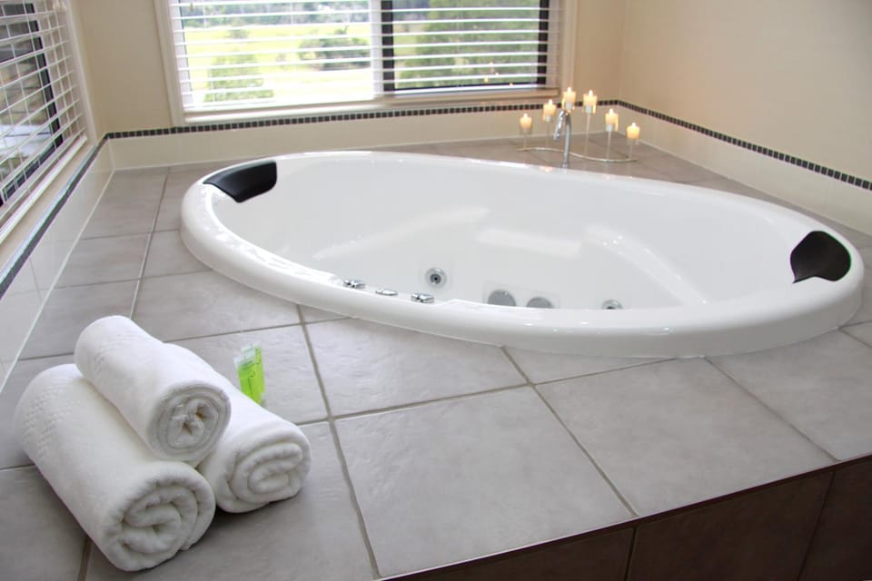 Bathroom, Spa and wellness centre/facilities