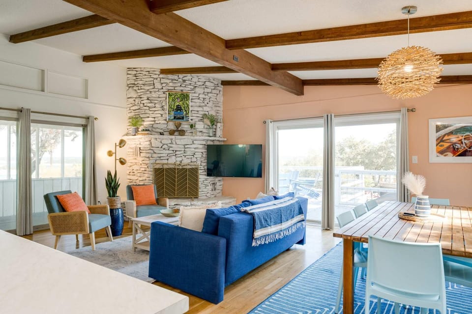 Tequila Sunrise hot tub lake view firepit pool House in Canyon Lake