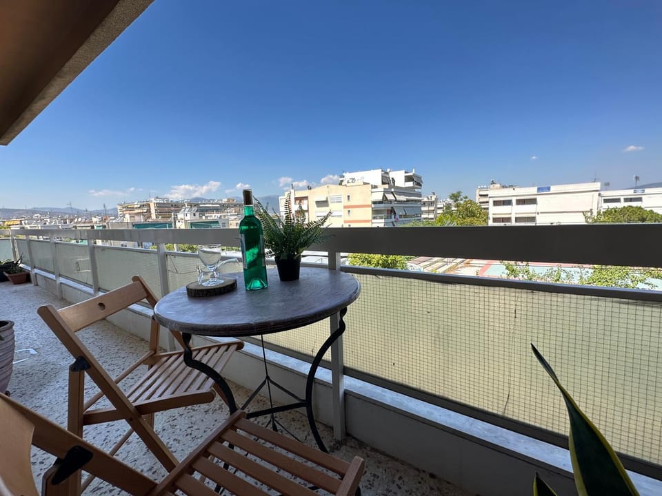 View (from property/room), Balcony/Terrace, Dining area, City view