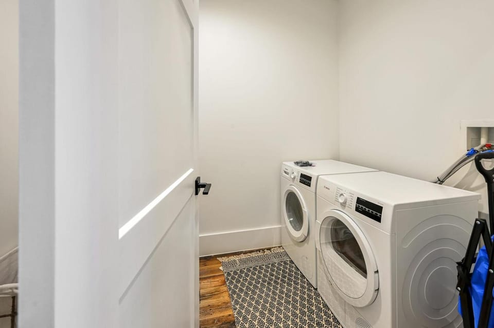 Impressive 2 bed 2 and a half bath City Center Condo with EV Charger House in Asheville