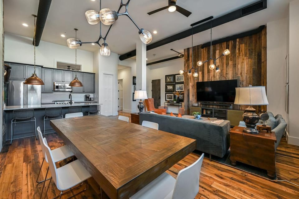 Impressive 2 bed 2 and a half bath City Center Condo with EV Charger House in Asheville