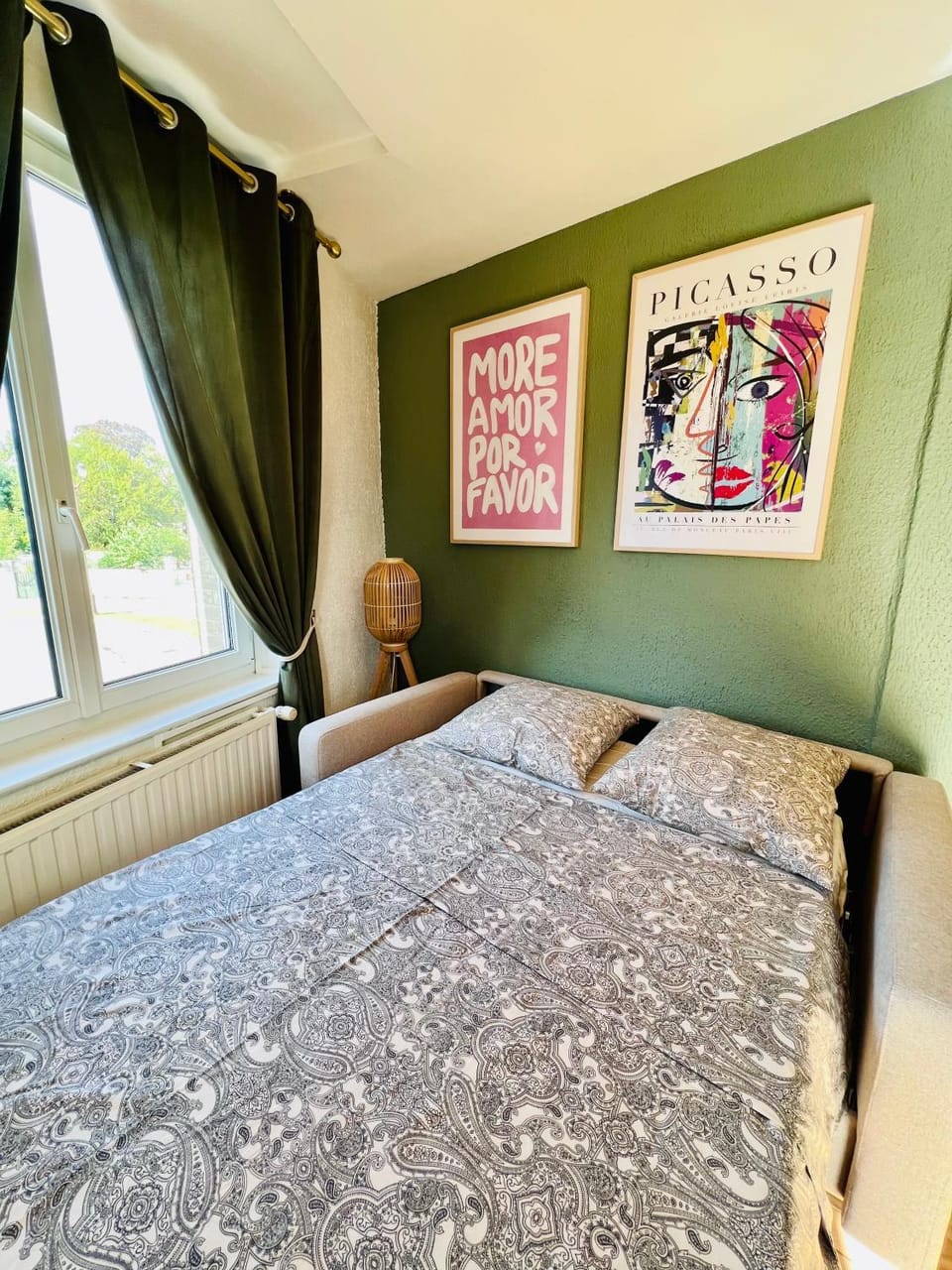 Bed, Bedroom