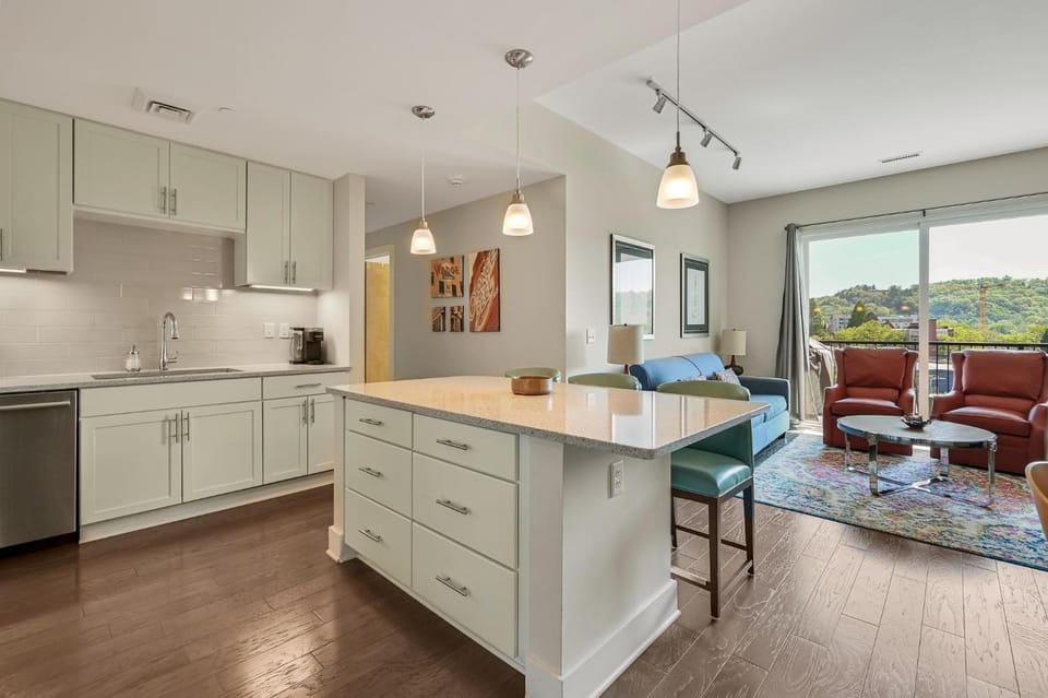 45 Asheland Avenue Unit 406 House in Asheville
