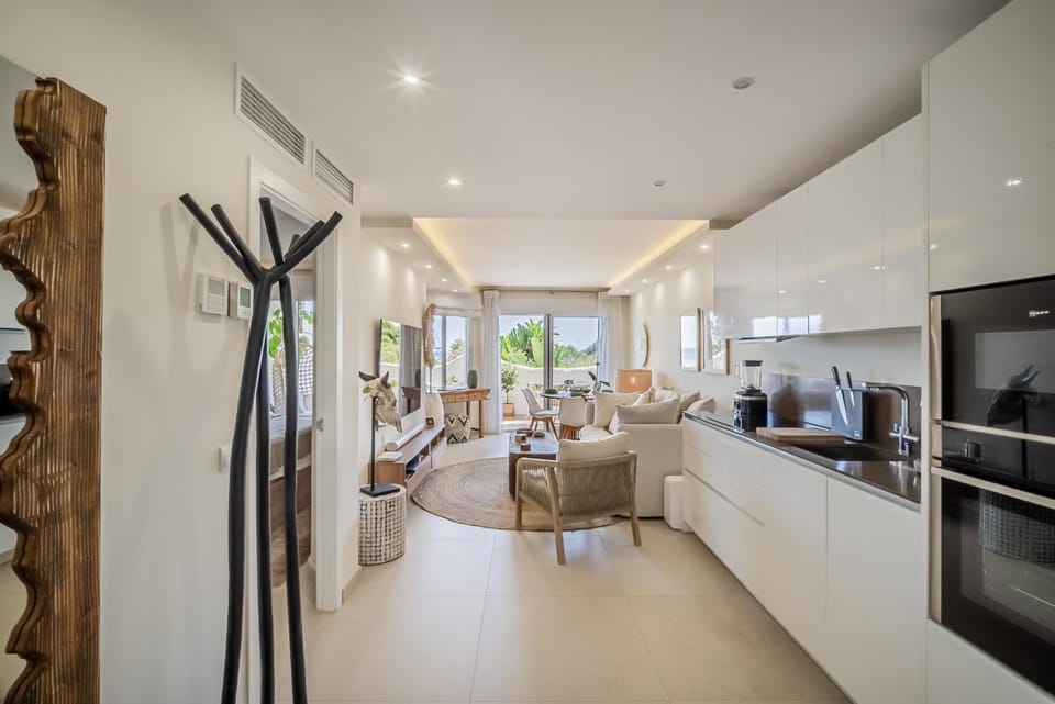 Living room, Dining area, kitchen